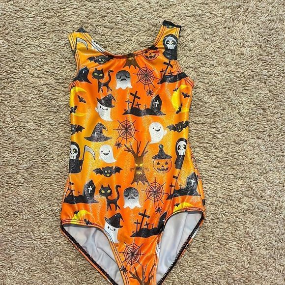 Child size 4 leotard no tears rips or piling. Only worn a few times . - Picture 1 of 4
